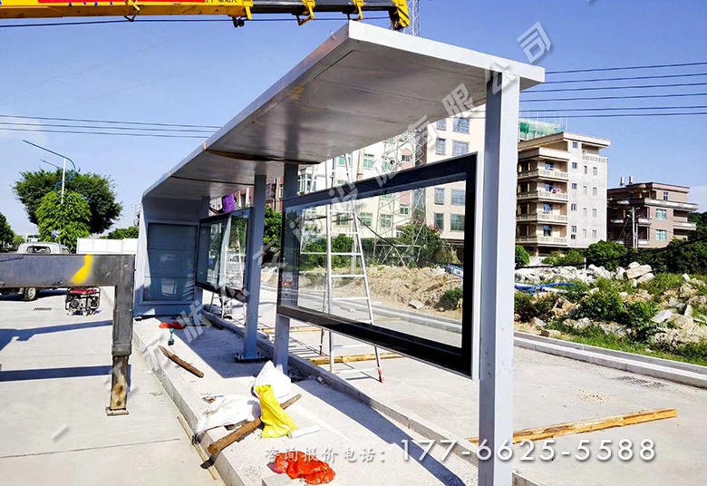 福建泉州現(xiàn)代時尚公交車站臺案例
