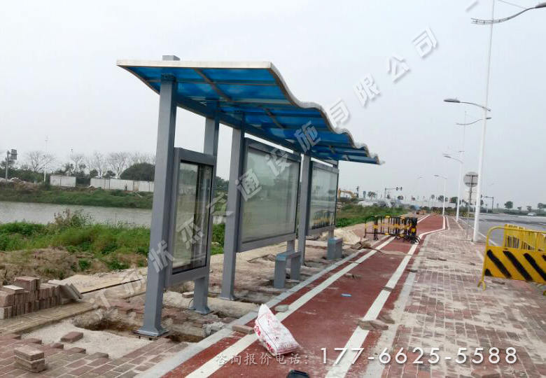 廣東南沙自貿(mào)區(qū)現(xiàn)代時(shí)尚公交車(chē)站臺(tái)安裝完成